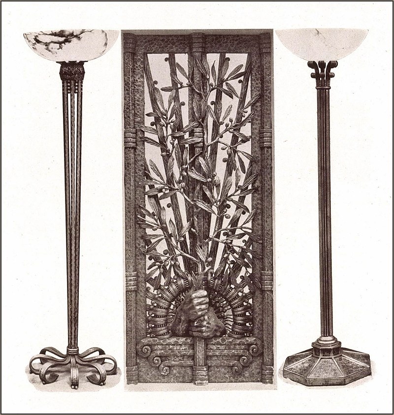 Paul_Kiss,_kovácsoltvas_lámpák_és_hadiemlék_részlete._1925.jpg