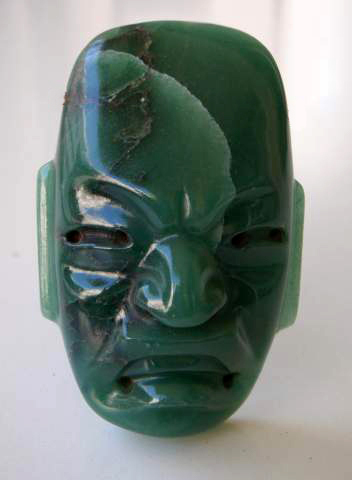 Pendentif_Olmèque_en_jade_de_jadeite.jpg