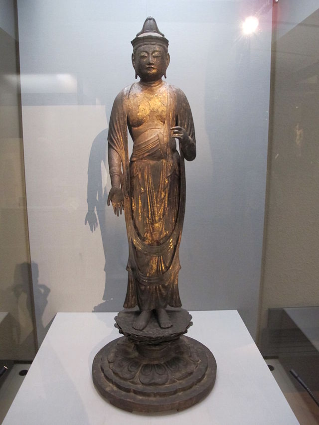 Periodo_heian,_avalokitesvara,_XII_sec.JPG