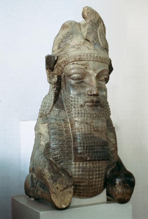 Persepolis-human_headed_bull_capital.jpg