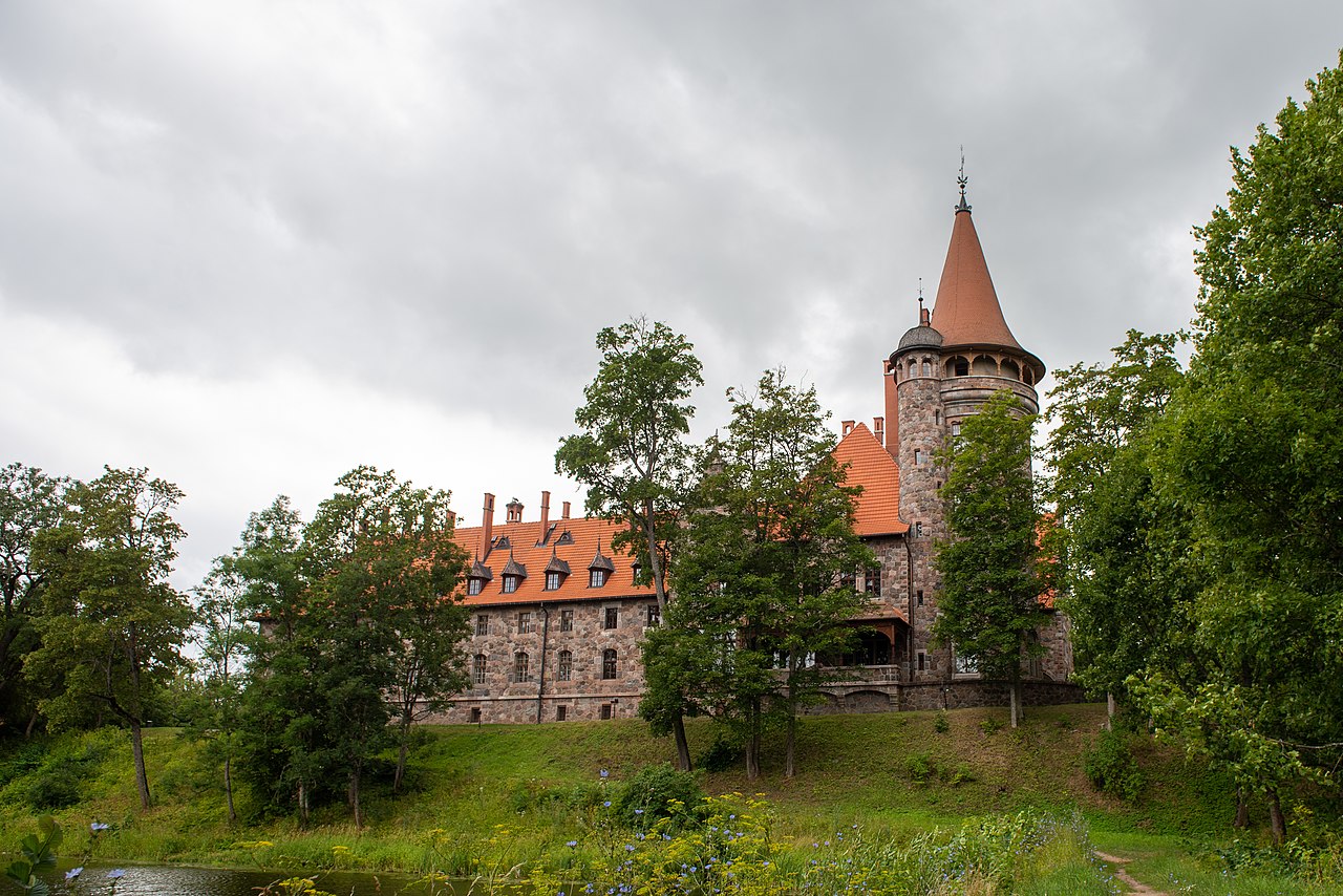 Pils_Cesvainē_04.jpg