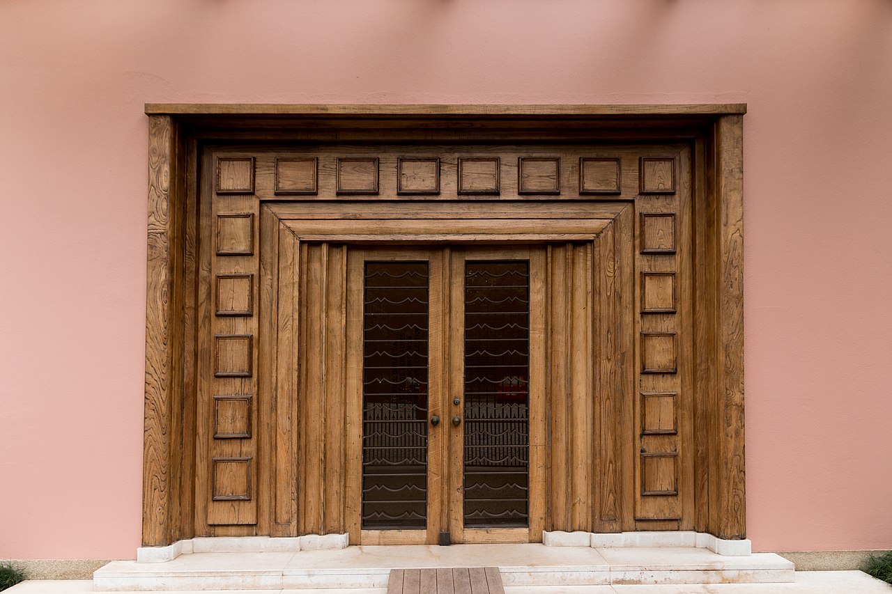 Porto-Casa_de_Serralves-Porta_da_entrada-20140910.jpg