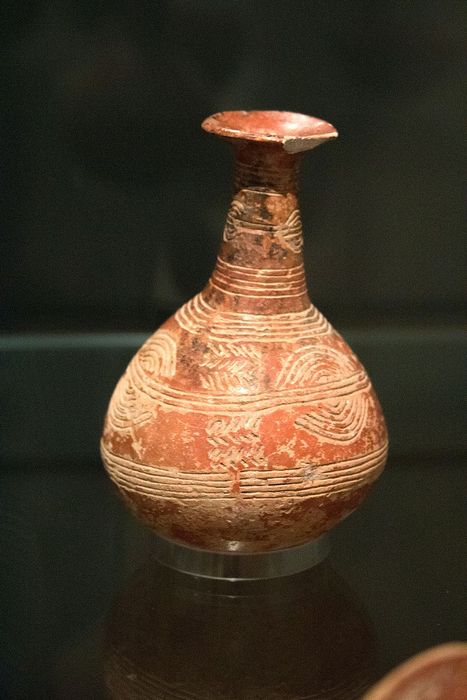 Pottery_Cyprus,_Early_Bronze_Age,_23-19th_c_BC,_Prague_Kinsky,_151943.jpg