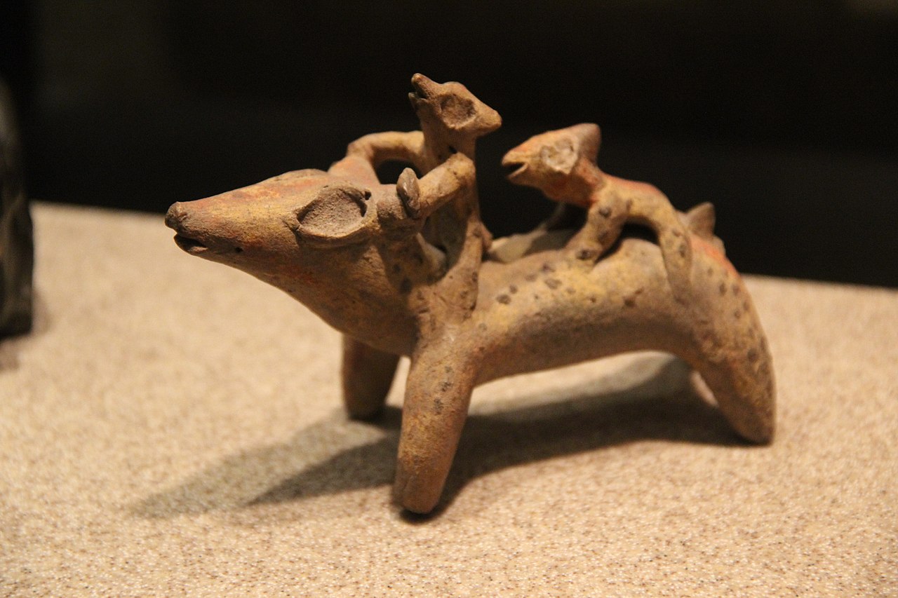 Preclassic_Central_Mexican_Ceramic_Coyote_and_Cubs_(9777488581).jpg