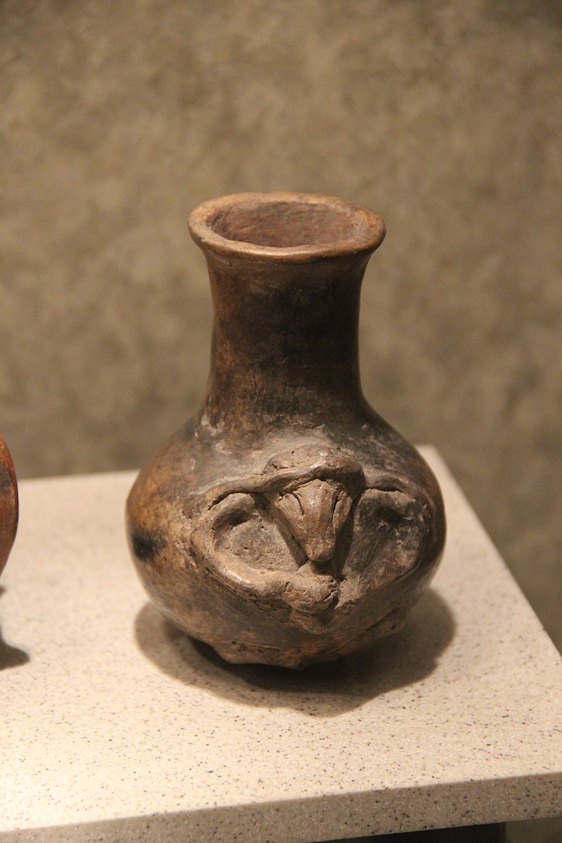 Preclassic_Central_Mexican_Ceramic_Pot_(9776465206).jpg