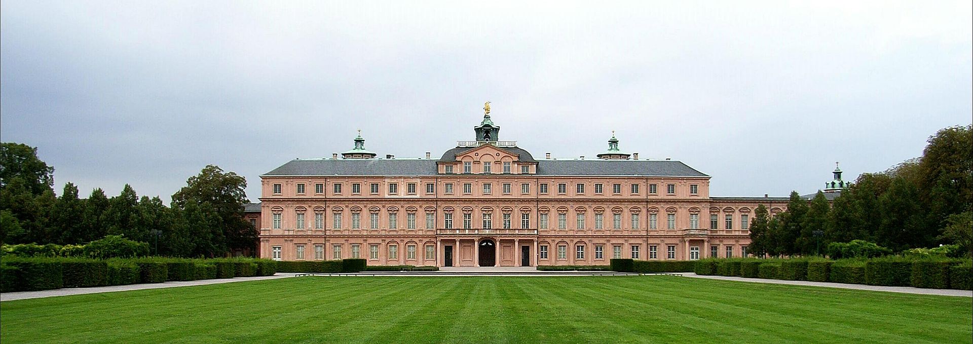Rastatter_Schloss_vom_Schlosspark.jpg