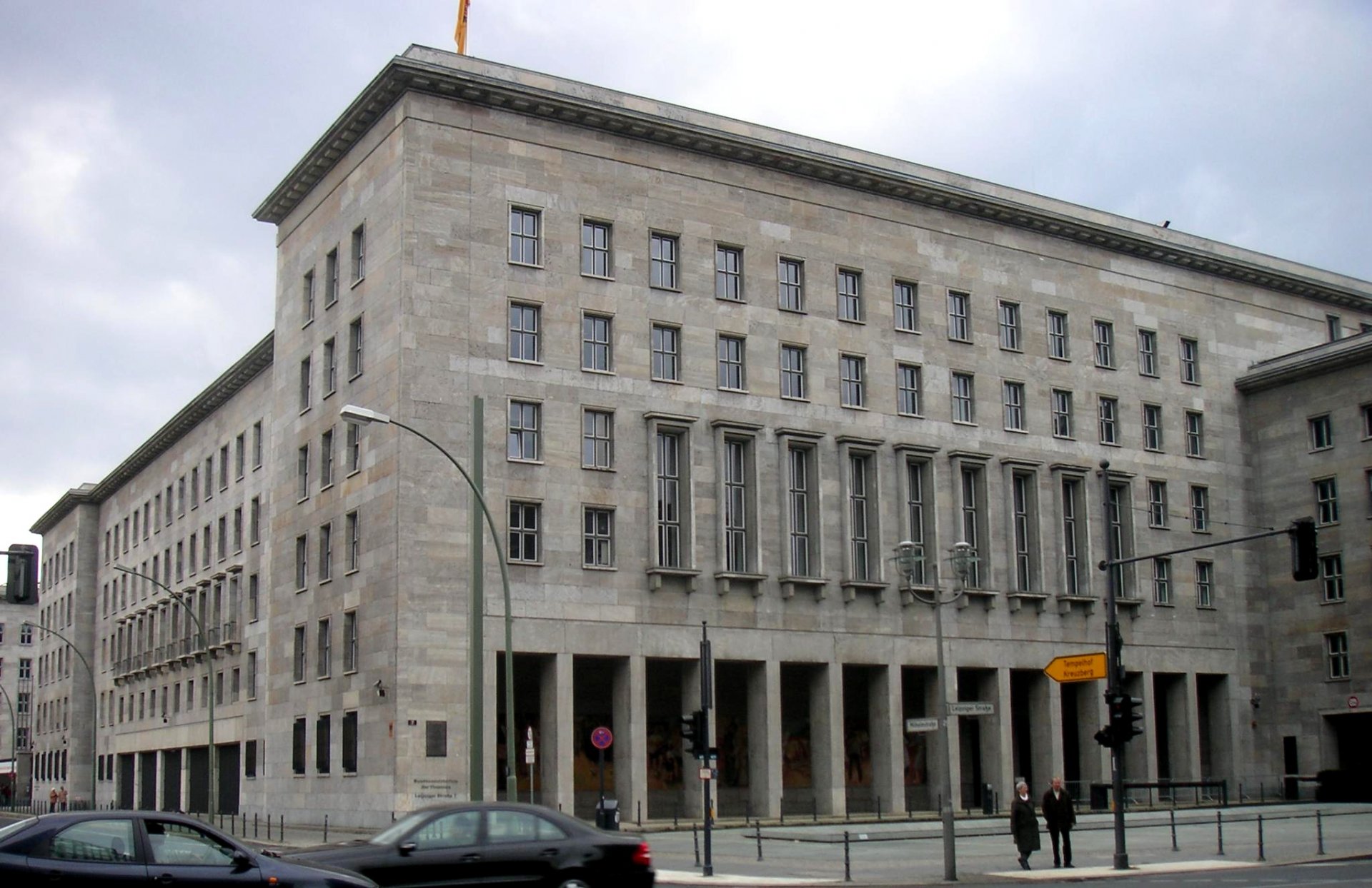 ReichsluftfahrtministeriumLeipzigerStracce.JPG