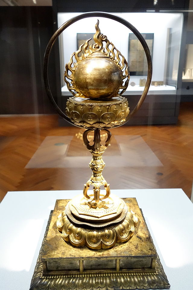 Reliquary,_Kamakura_period,_13th-14th_century,_cintamani_(sacred_jewel).JPG