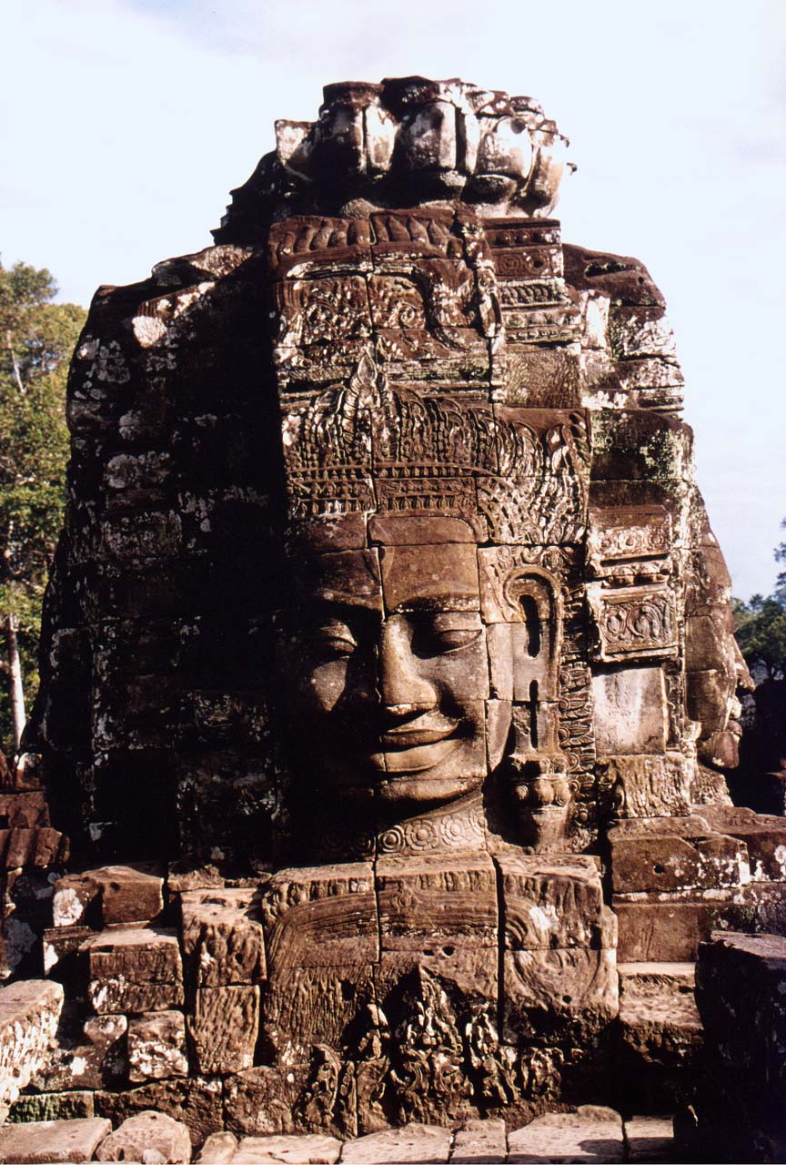 REP_Siem_Reap_Bayon_smiling_face.jpg