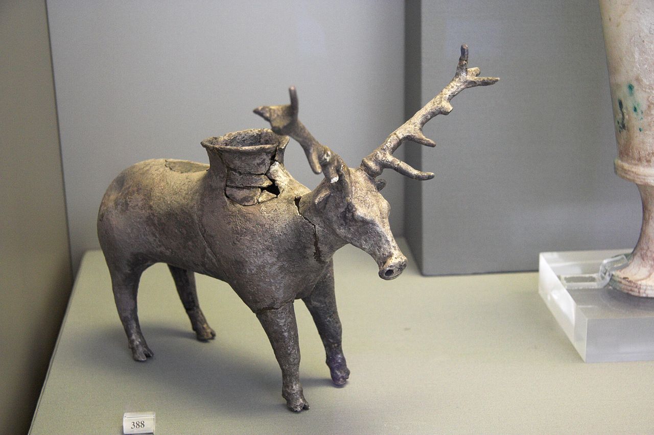 Rhyton_silver_deer_Mycenaean_NAMA_080826.jpg