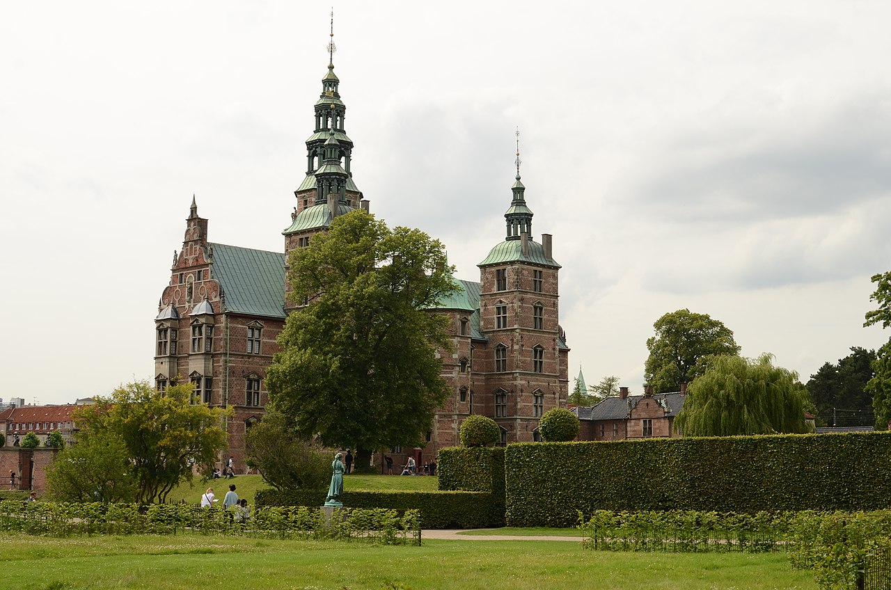 Rosenborg_Castle_2017_3.jpg