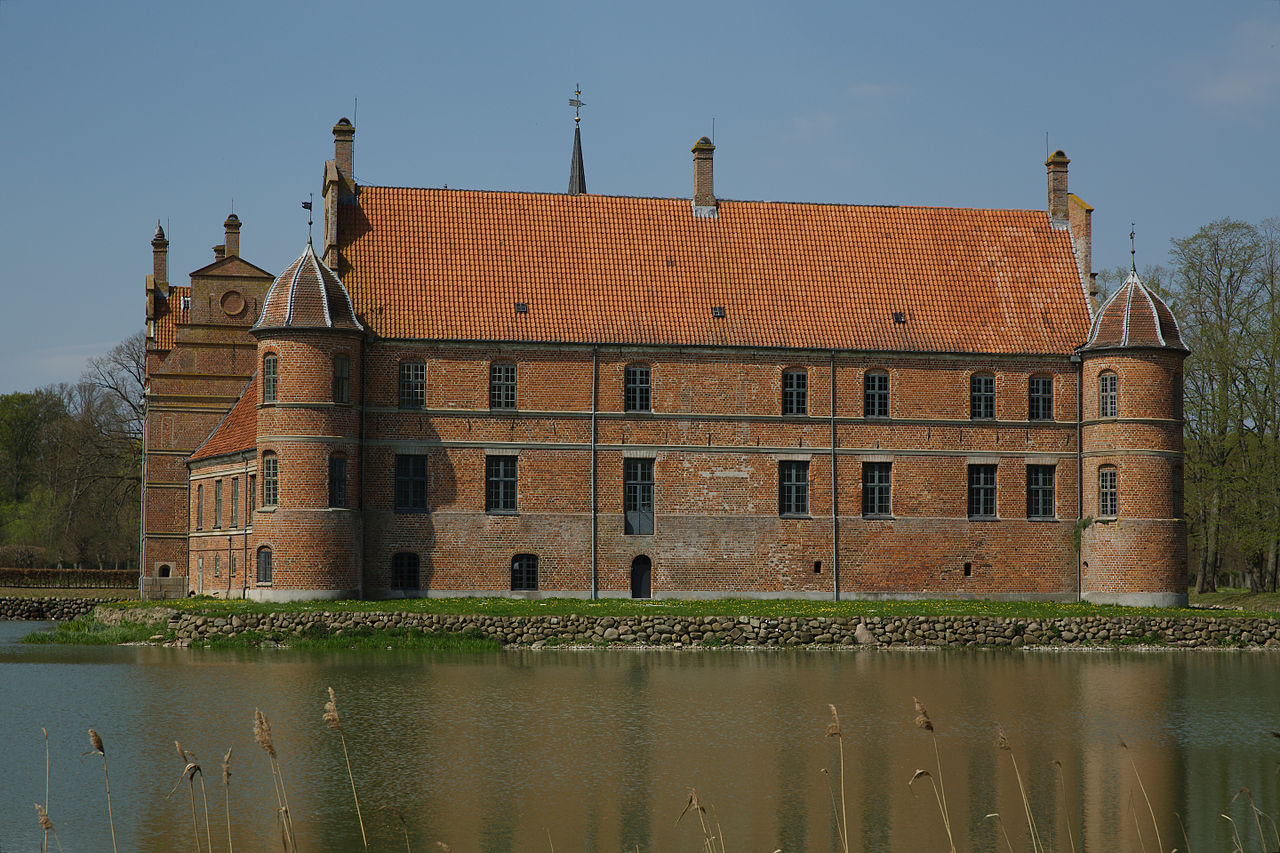 Rosenholm_Slot_5.jpg