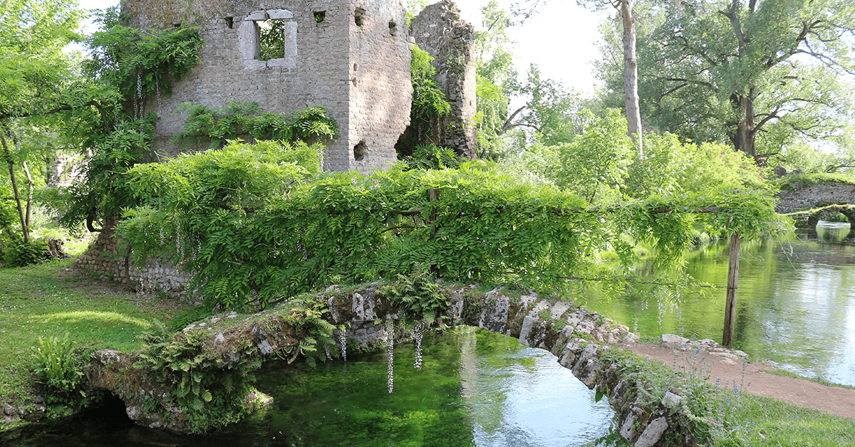 ruderi-giardino-di-ninfa.png