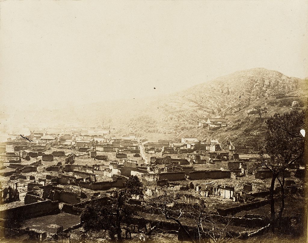 Ruined_Village,_N._China_LACMA_M.83.302.51.jpg