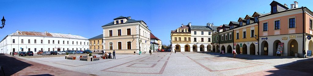 Rynek_Solny_Zamosc_panorama.jpg