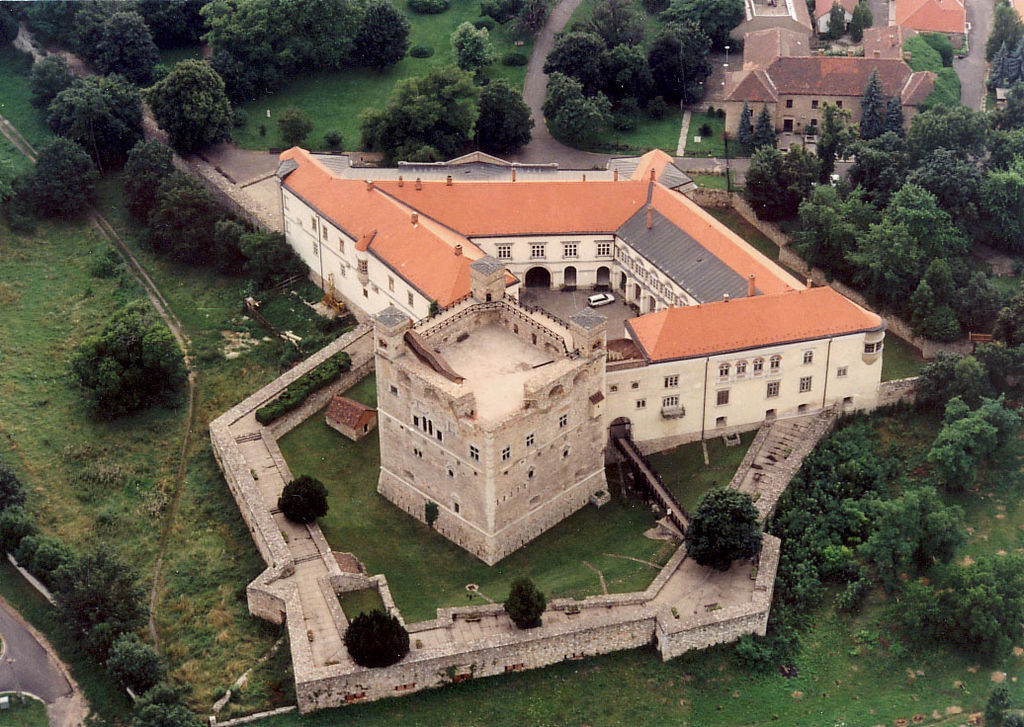 Sárospatak_-_Castle венгр.jpg