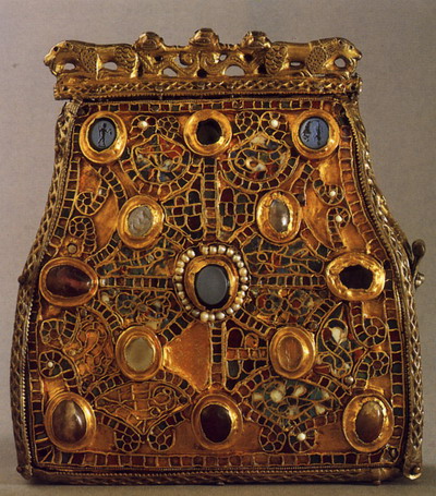 s_02_reliquary_widukind.jpg