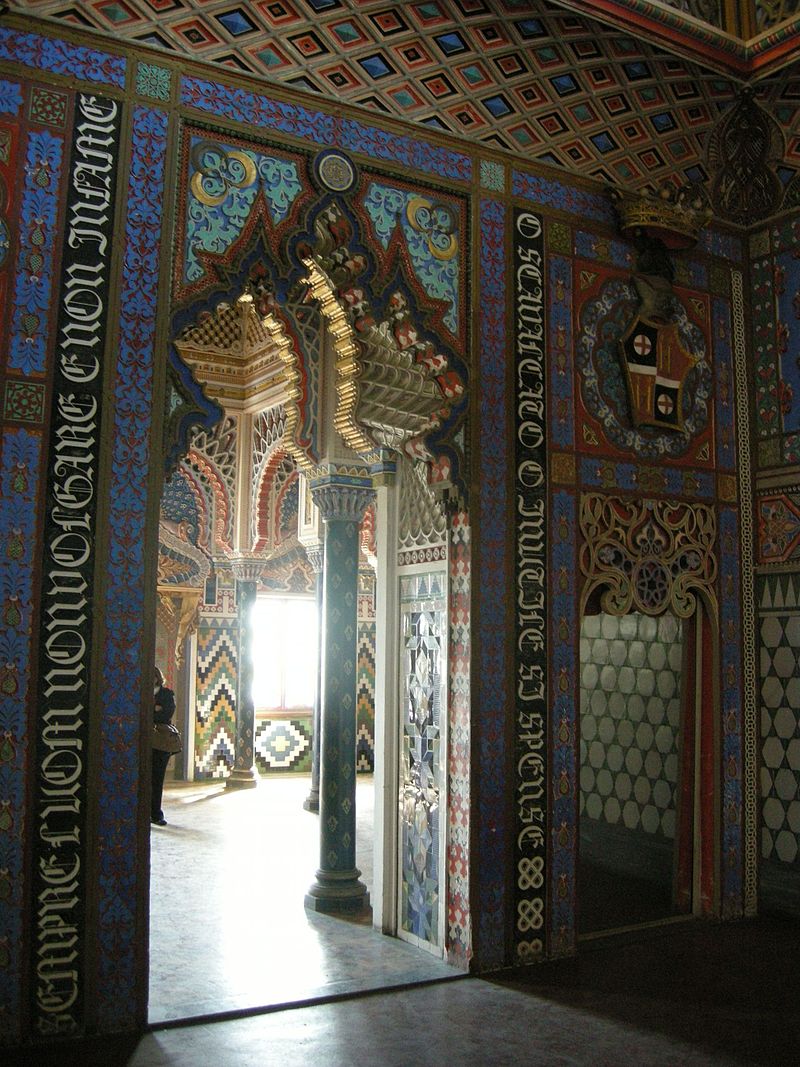 Sammezzano,_salone_delle_colonne_07.JPG