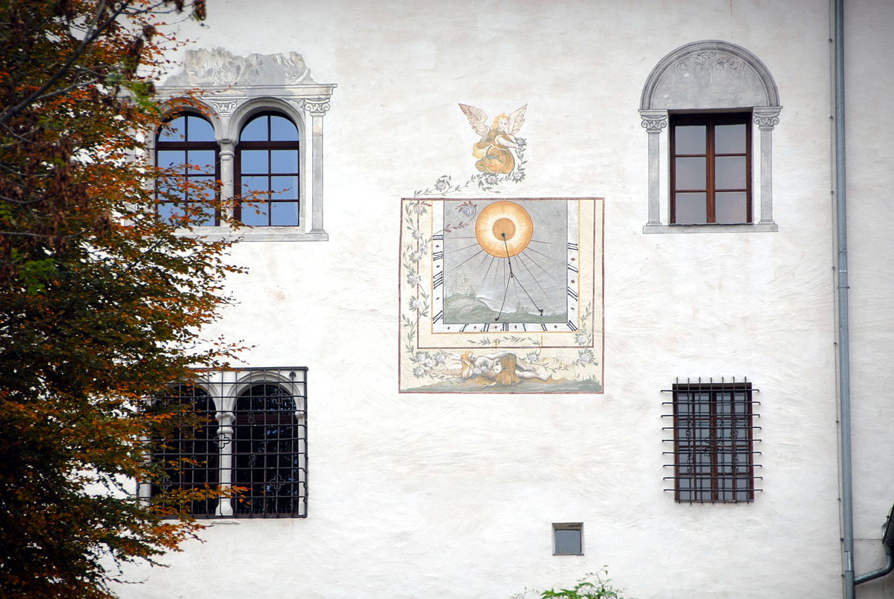 Sankt_Urban_Schloss_Bach_Sued-Detailansicht_14102006_02.jpg