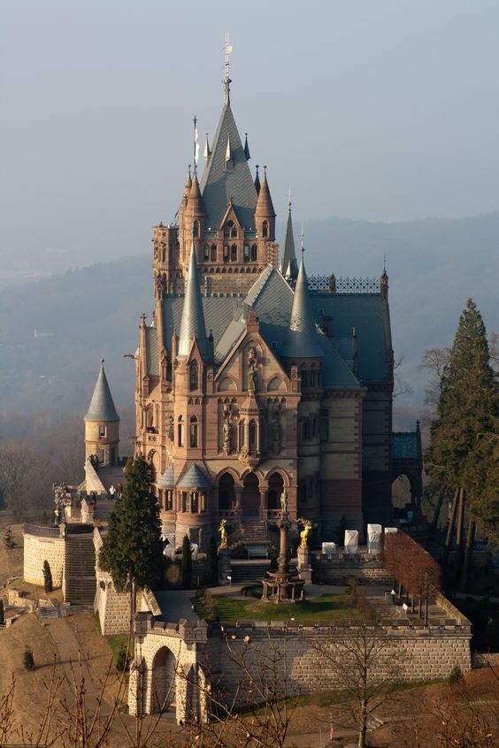 Schloss Drachenburg.jpg