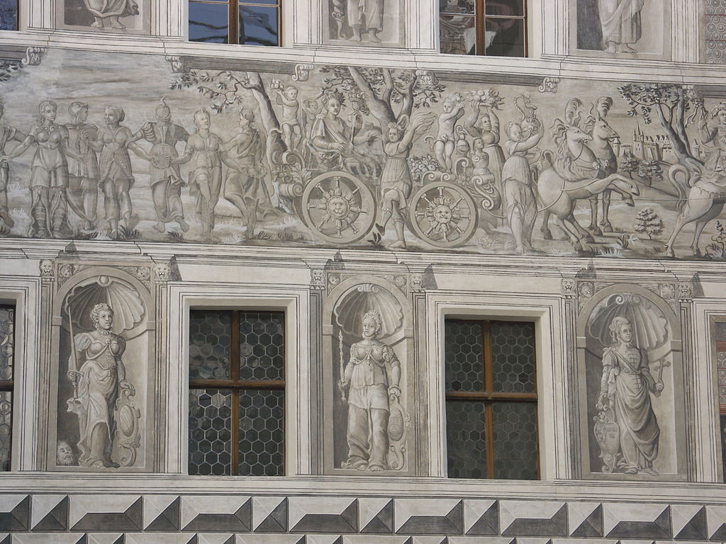 Schloss_Ambras._Inner_Yard_-_011.jpg