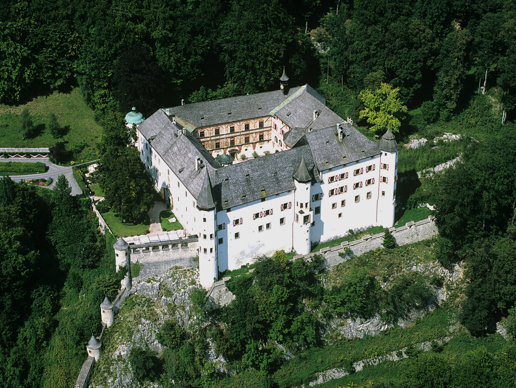 Schloss_Tratzberg.jpg