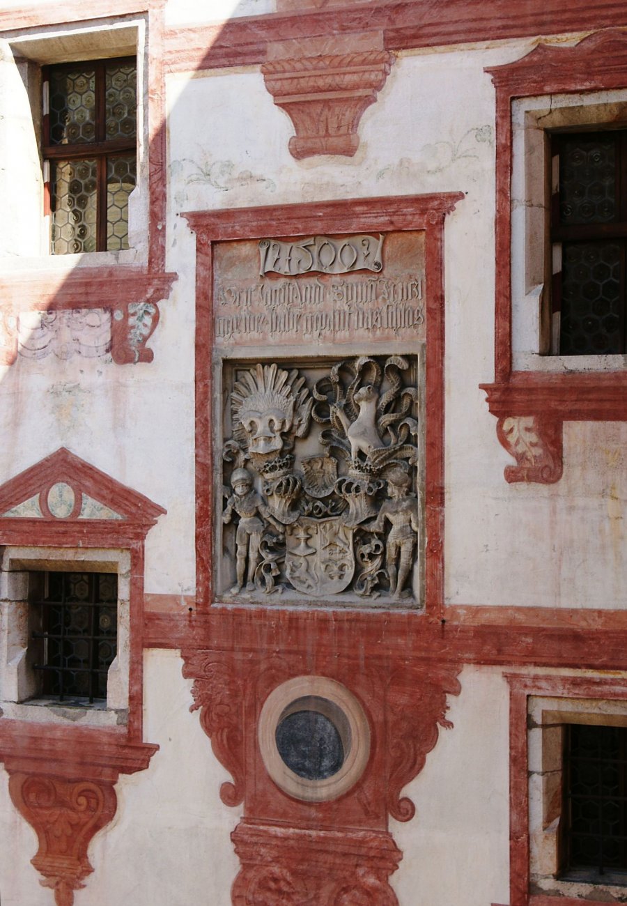 Schloss_Tratzberg_Innenhof_4.JPG