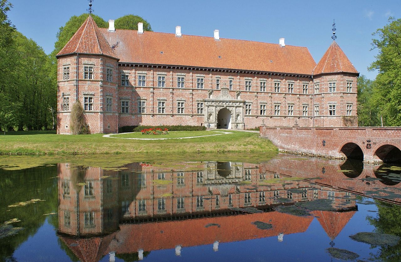 Schloss_Voergaard.JPG