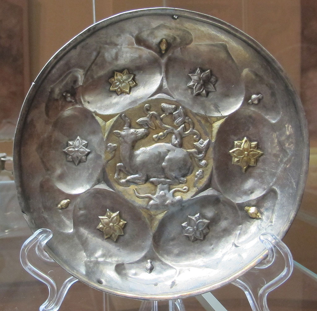 Scodella_scanalata_con_cervo,_asia_centrale,_seconda_metà_VIII-IX_sec..JPG