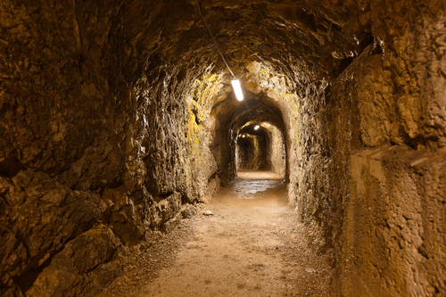 Secret-tunnel-in-Castle-Kufstein-Austria.jpg