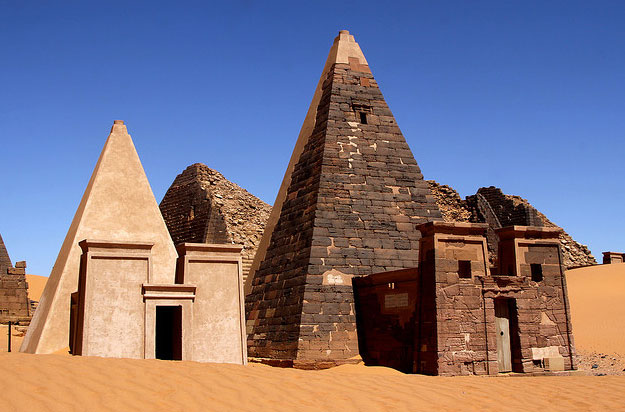 Shendy_Meroe_Pyramids_6.jpg
