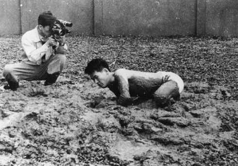 shiraga_kazuo_exhib.jpg