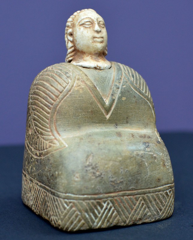 Sidyashchaya-zhenshchina.-Hlorit-steatit-(golova).-Dzhiroft-027_neolitica.ru_.jpg