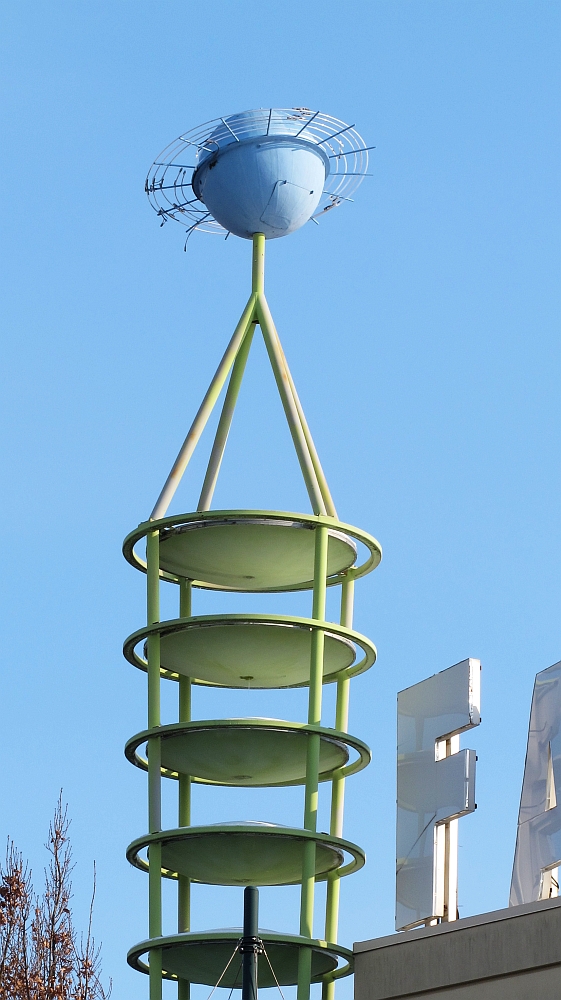 Space_Needle--Pickering_Town_Centre.jpg