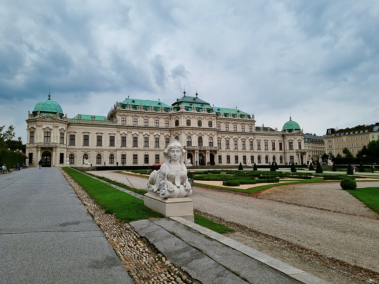 Sphinxes_in_the_gardens_of_the_Belvedere.jpg