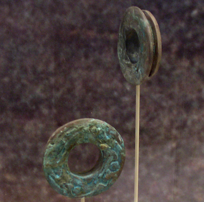 Spiro_copper_ear_spools_HRoe_2005.jpg