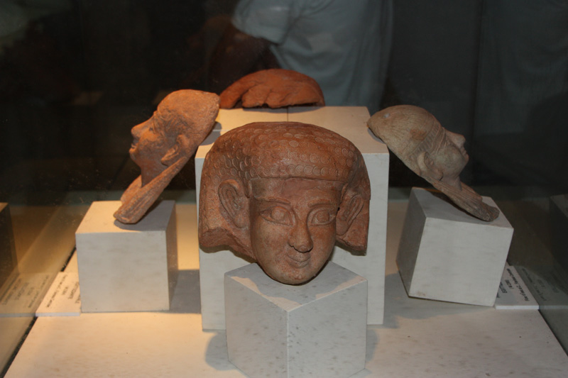 Statuette_votive_stile_egizio.jpg