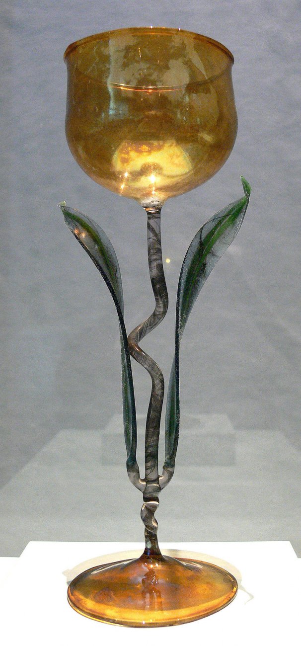 Stengelglas_in_Tulpenform_BNM.jpg