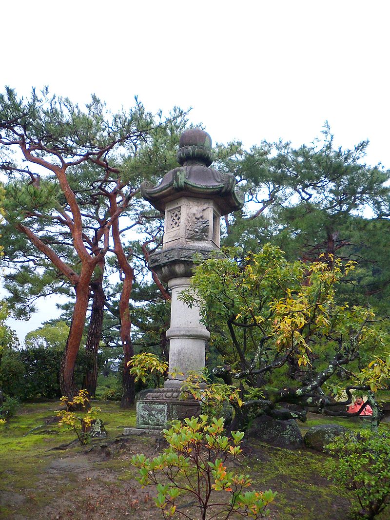 Stone_Pillar_in_Onzansouen.jpg