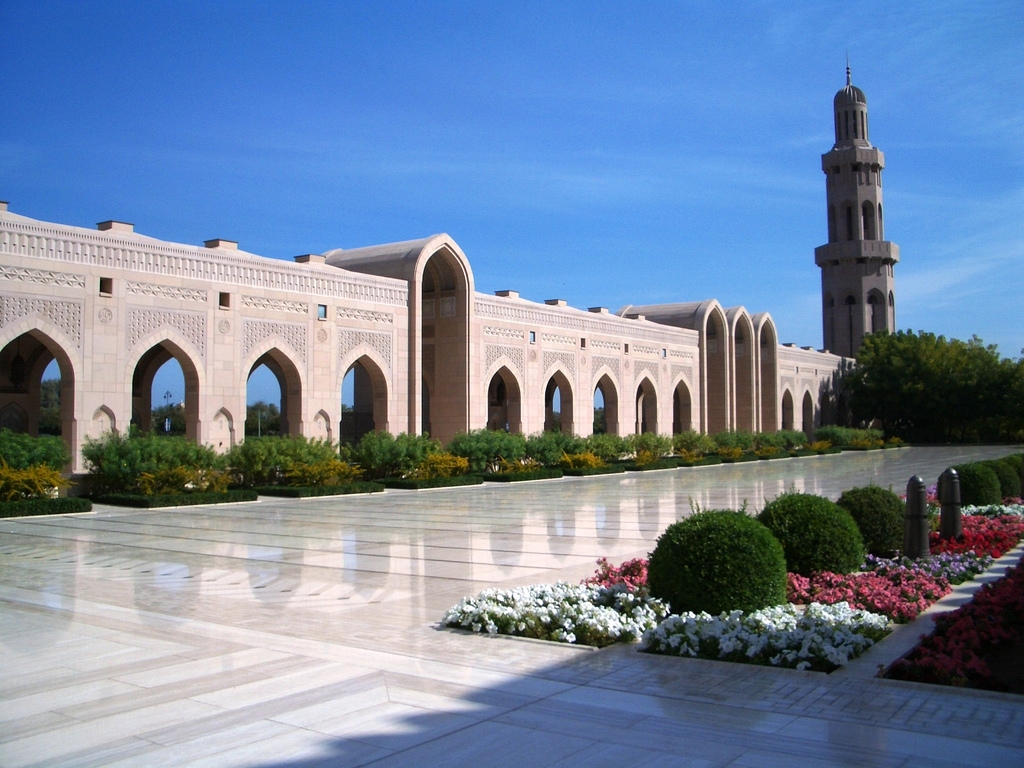 Sultan Qaboos Grand Mosque in Muscat -  Oman (courtyard).jpg