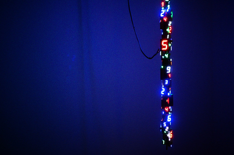 Tatsuo-Miyajima-LIFE-I-Model-Time-Stalactite-No-4.jpg