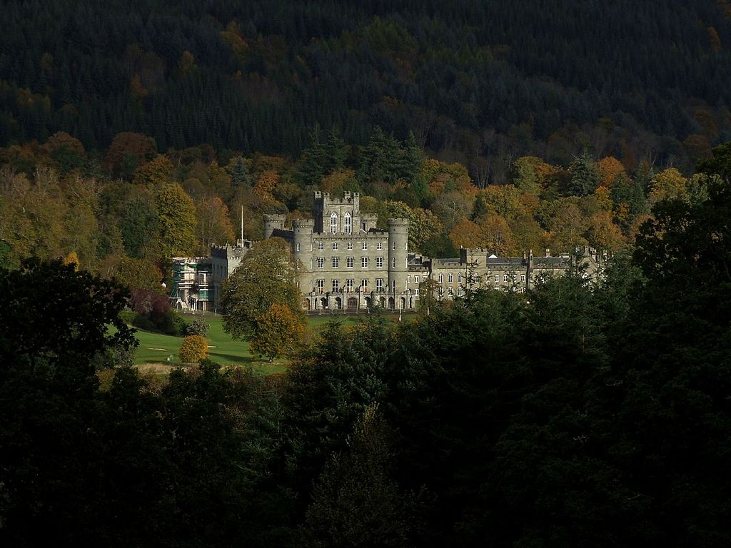 Taymouth_Castle_2 1842.jpg