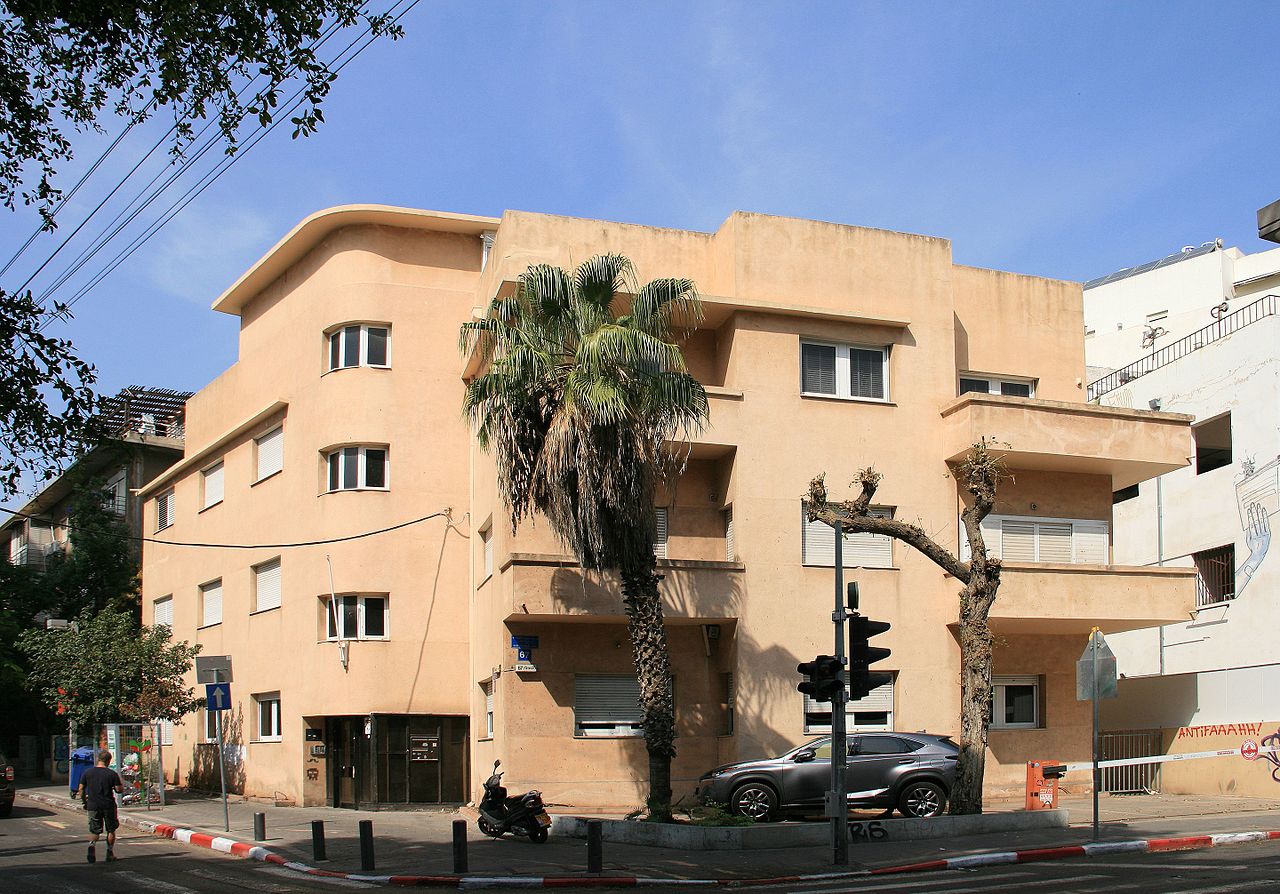 Tel-Aviv_RothschildBoulevard67_8145.jpg