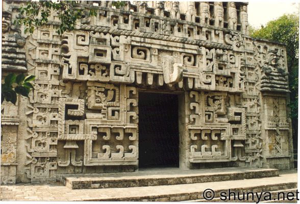 Teotihuacan-architecture.jpg