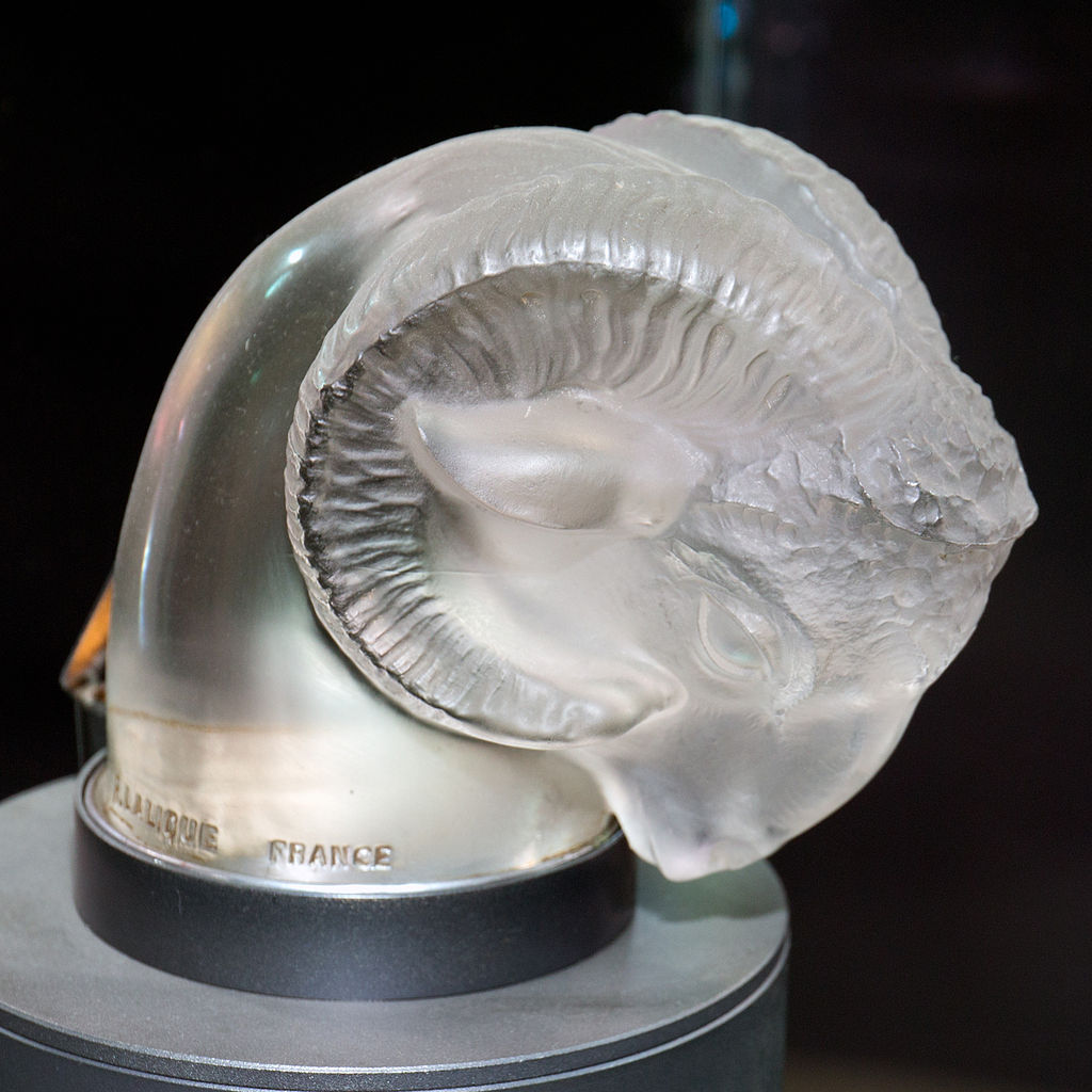 Tete_De_Belier_by_Rene_Lalique_Toyota_Automobile_Museum.jpg