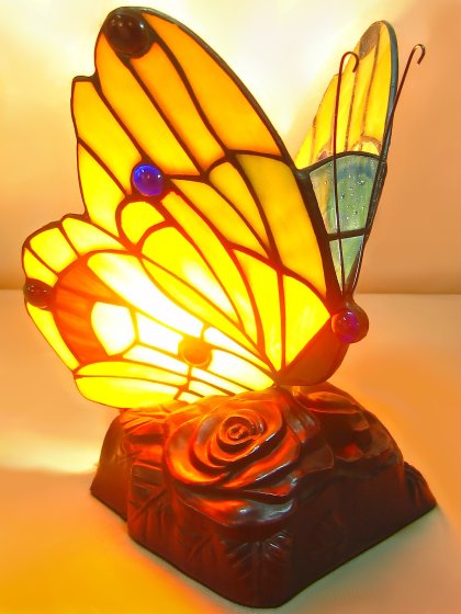 Tiffany_Butterfly_Lamp.jpg
