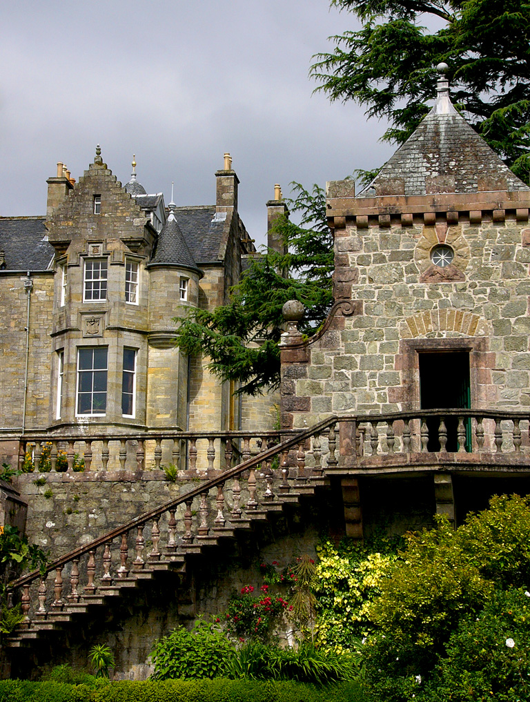 Torosay-tower-and-castle.jpg