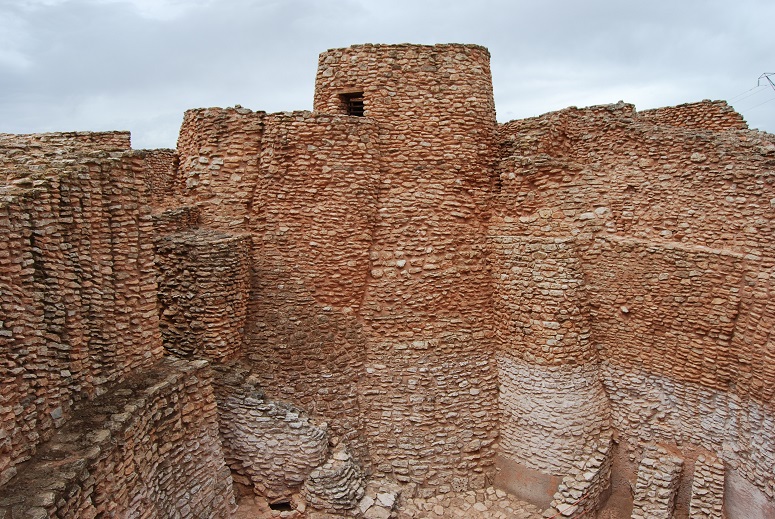 Torre-Central-y-muralla.jpg