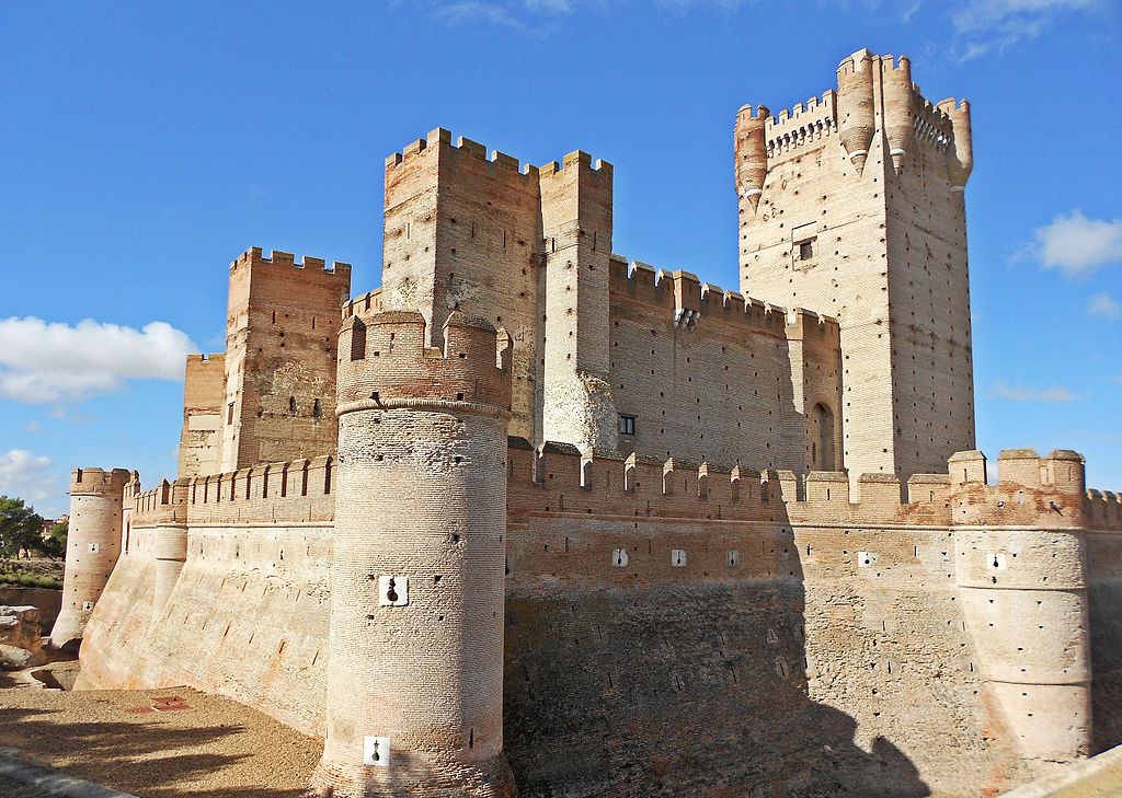 TRAS_EL_FOSO_-_panoramio.jpg