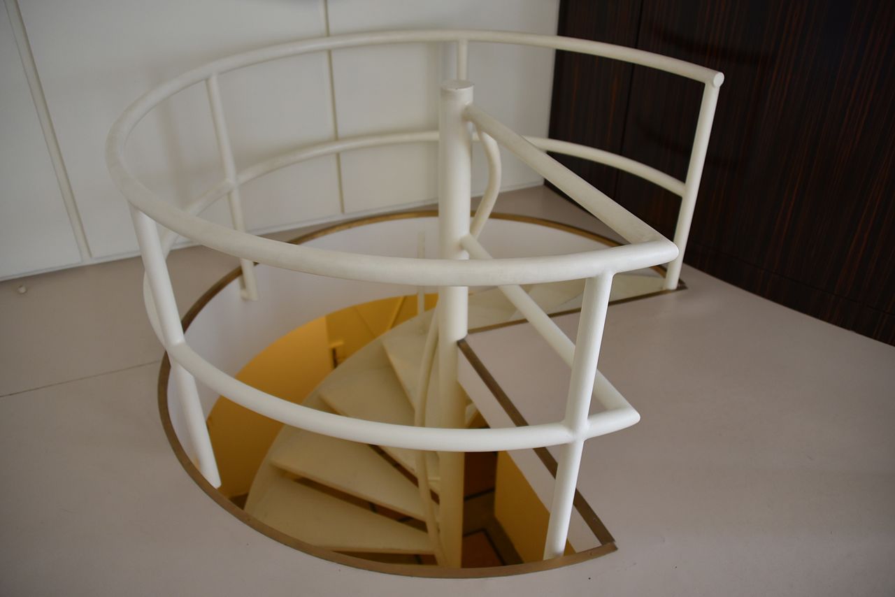 Treppe_in_der_Villa_Tugendhat.JPG